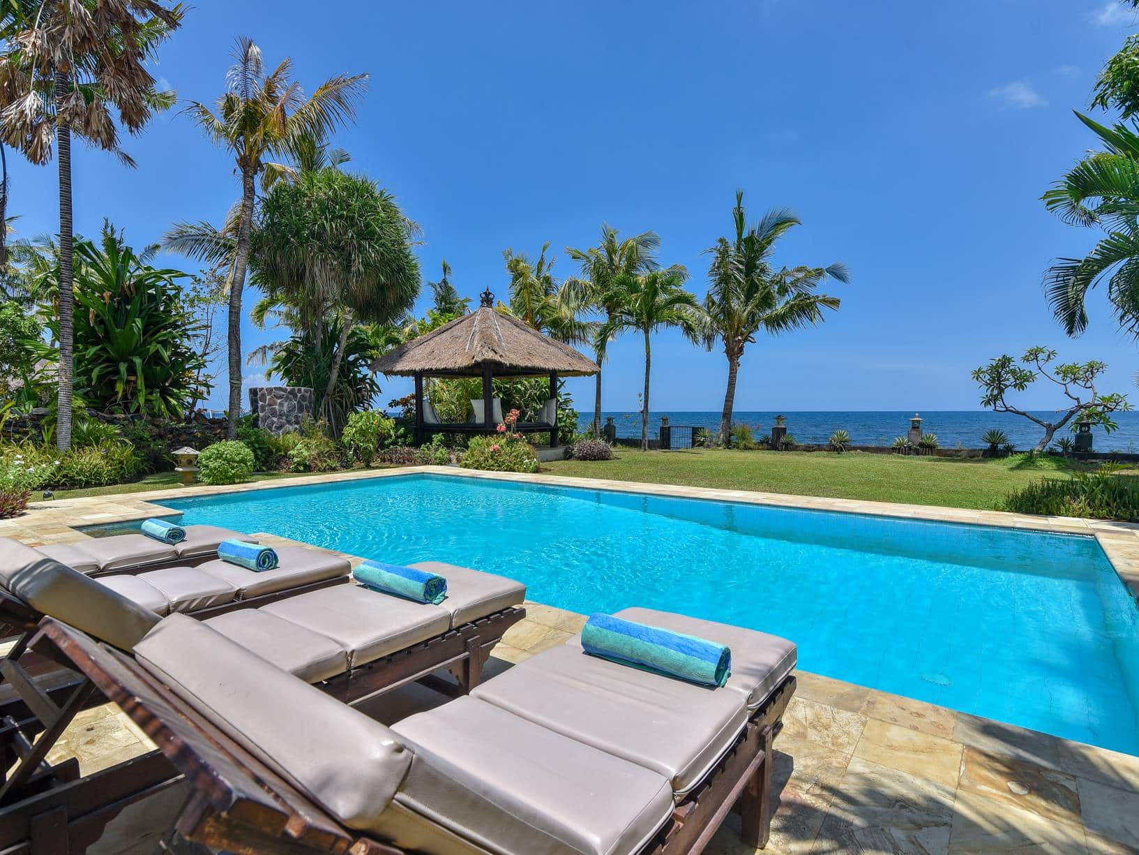 Dencarik Balinese Beachfront House For Sale - Lovina Beach Property