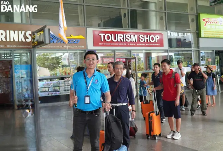 Da Nang’s Tourist Spots Crowded with Visitors