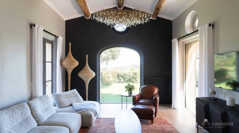 Charming Villa with Private Pool in Gassin, Near Saint-Tropez