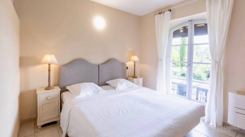 Luxury Holiday Home with Private Pool in Bonnieux, Provence