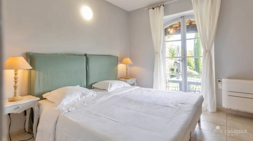 Luxury Holiday Home with Private Pool in Bonnieux, Provence