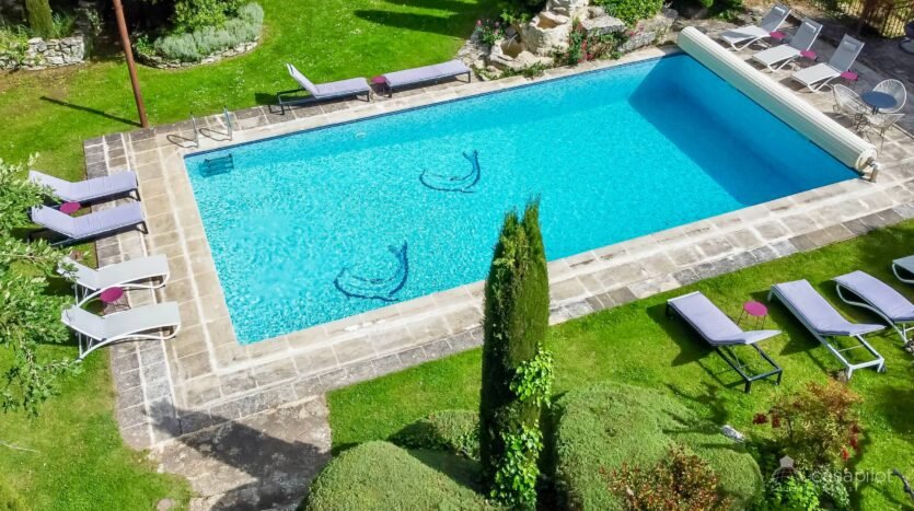 Luxury Holiday Home with Private Pool in Bonnieux, Provence
