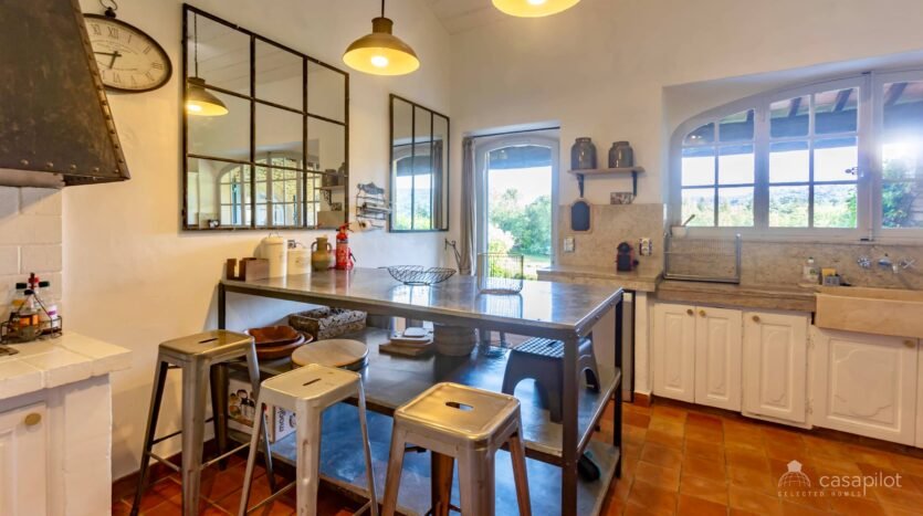 Luxury Holiday Home with Private Pool in Bonnieux, Provence