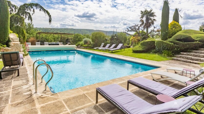 Luxury Holiday Home with Private Pool in Bonnieux, Provence