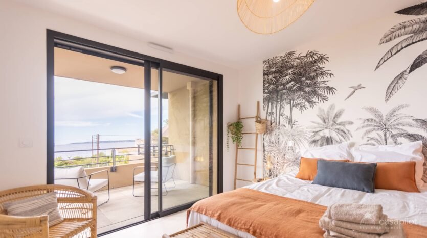 Sea View Apartment For Rent in Roquebrune-sur-Argens