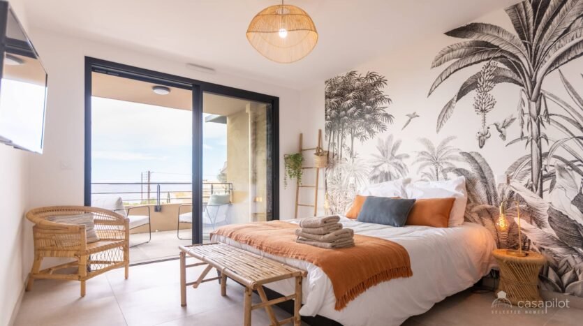 Sea View Apartment For Rent in Roquebrune-sur-Argens