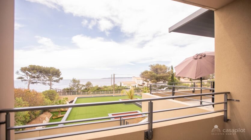 Sea View Apartment For Rent in Roquebrune-sur-Argens