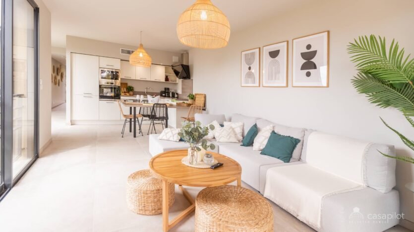 Sea View Apartment For Rent in Roquebrune-sur-Argens