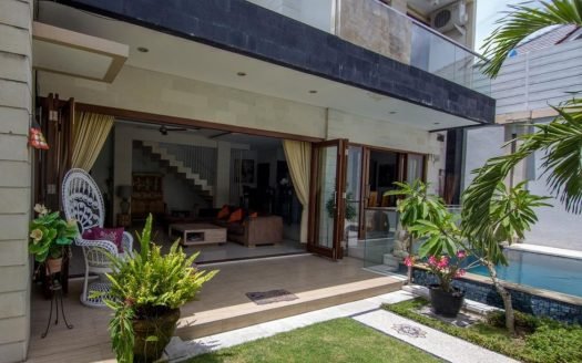 Elegant 6-Bedroom Leasehold Pool Villa – Seminyak, Bali