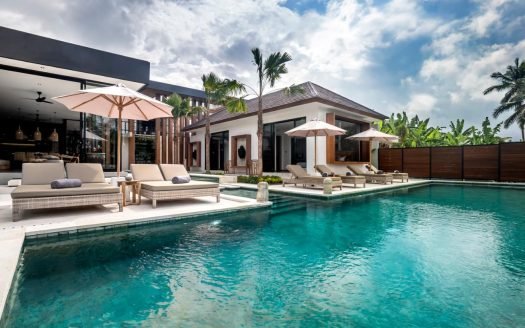 Expansive 5-Bedroom Pool Villa for Sale – Gianyar, Bali
