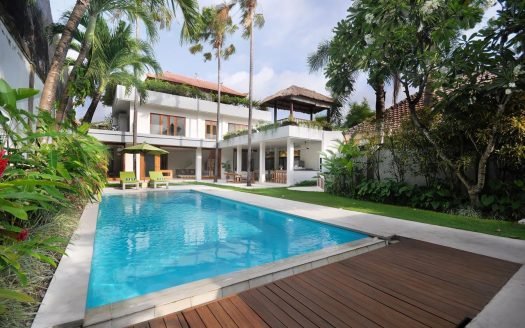 Luxurious Freehold 3-Bedroom Villa for Sale – Berawa, Bali