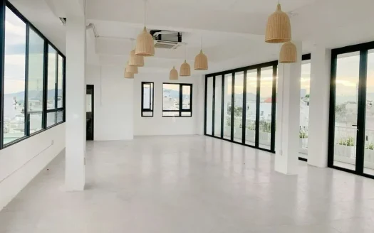 Modern 102 m² Office for Rent in My An, Da Nang