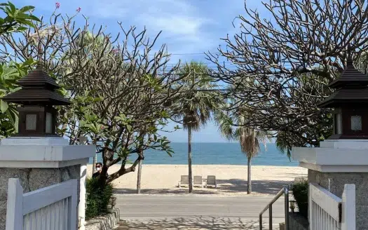 Beachfront 1-Bedroom Condo for Sale at Beach Palace, Cha-Am