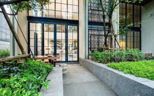 Pet-Friendly Luxury Pool Villa for Sale – Sukhumvit 31, Bangkok