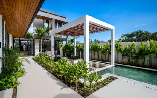 Spacious 5-Bedroom Villa For Sale in Ubud