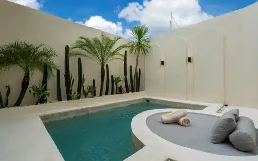 2 Villas For Sale: 2 and 1 Bedroom Leasehold in Padonan