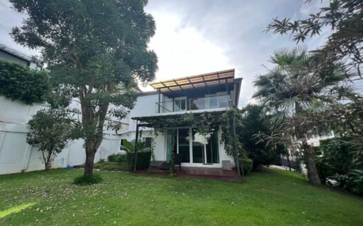 3-Bedroom House for Rent with Hill Views in Chalong, Phuket