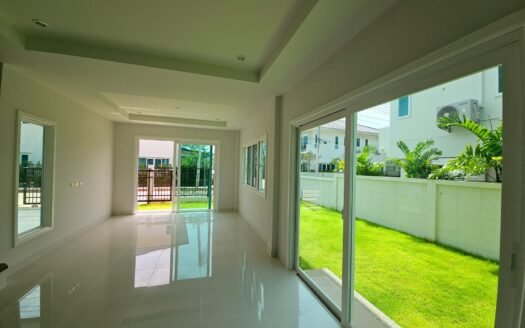 Freehold 4-Bedroom House for Sale at Supalai Palm Spring Banphon
