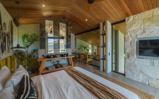 4BR Luxury Villa Rental Pererenan with Lagoon Pool
