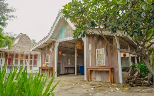 Beachfront Freehold Turnkey Resort For Sale in Gili Air