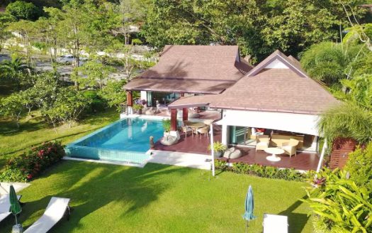 4-Bedroom Beachfront Villa For Sale in Ban Makham, Koh Samui