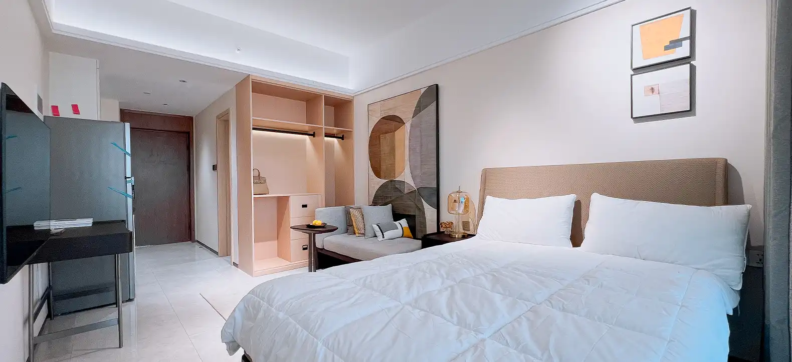 Le Conde BKK1 - furnished studio with sleeping and living area