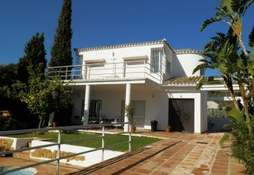 Beautiful-Three-Bed-Villa-for-Sale-Nueva-Andalucia-Costa-del-Sol