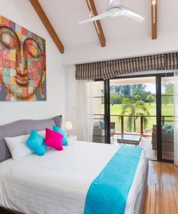 Bedroom with view on the Laguna golf course