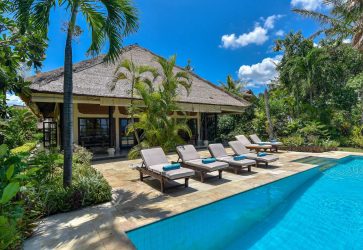 Dencarik-Bali-Beachfront-House-For-Sale