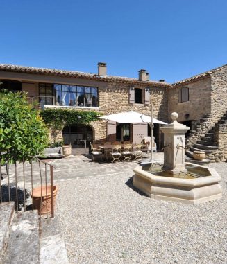 Gordes-Provence-House-For-Sale-Completely-renovated-surrounded-by-Vineyards