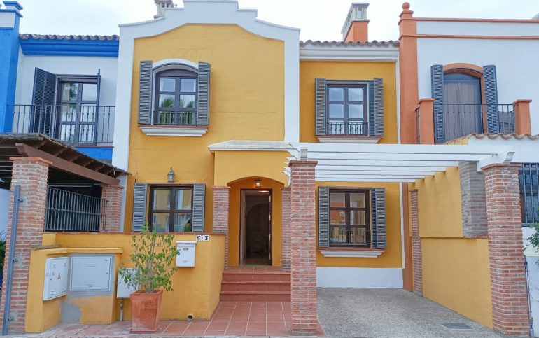Guadalmina-Alta-Townhouse-For-Sale-Front-View
