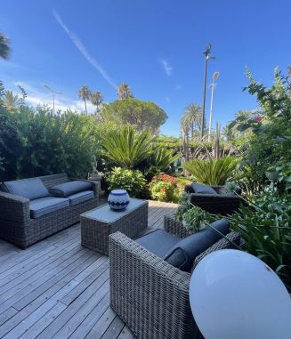 Property-for-Sale-in-Prestige-Residence-Cannes-Croisette-Beach