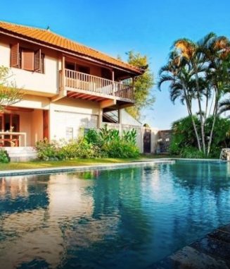 canggu-beautiful-pool-villa-for-sale-berawa-center