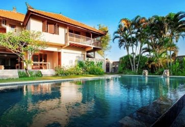 canggu-beautiful-pool-villa-for-sale-berawa-center