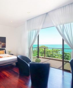 Exceptional villa Nai Thon Beach Phuket - Bedroom with sea view