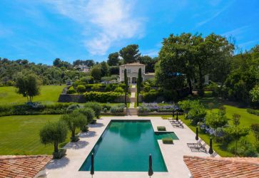 view-pool-and-villa-for-sale-Saint-Paul-de-Vence-small
